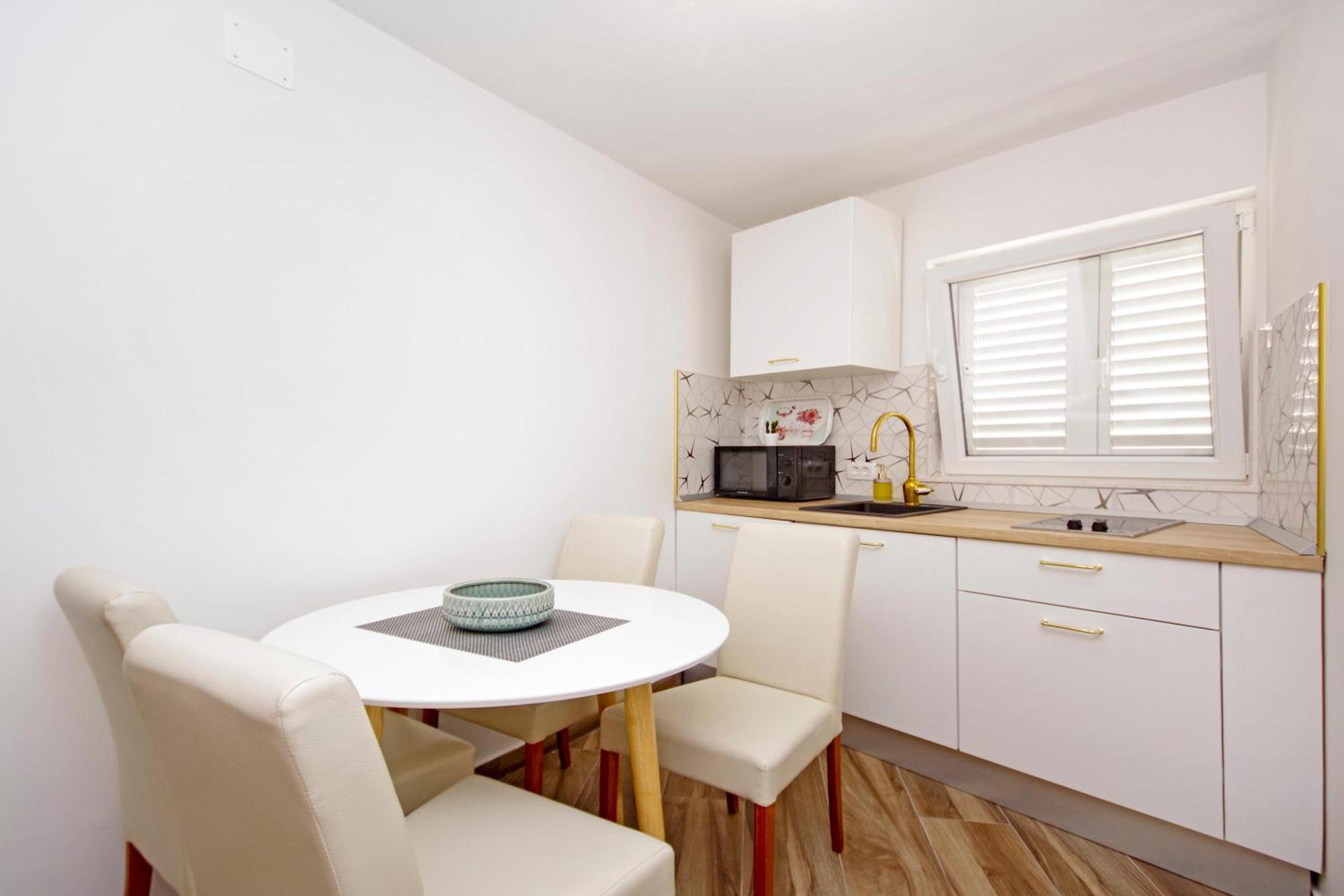 Apartments Roma Башка-Вода Екстер'єр фото