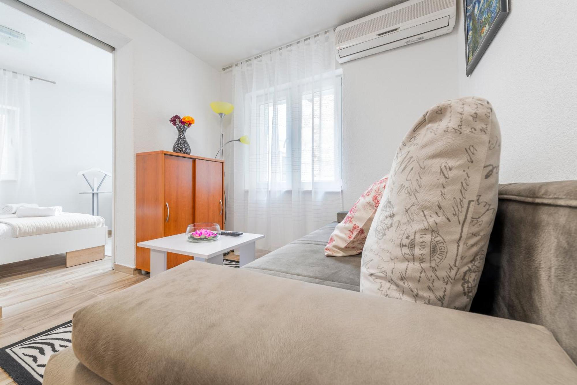 Apartments Roma Башка-Вода Екстер'єр фото